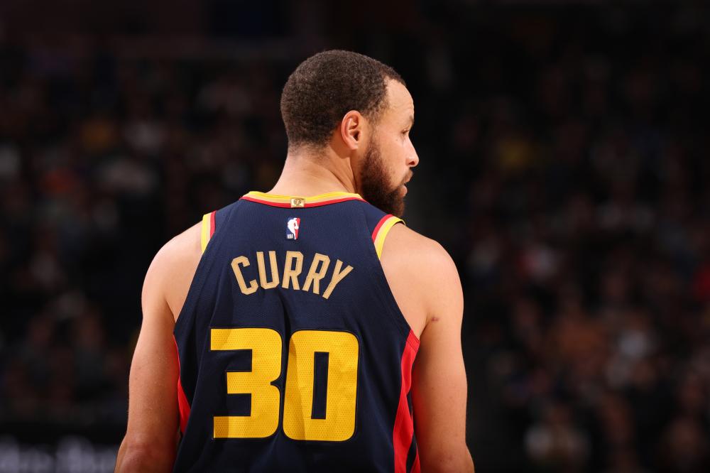 却似乎在比 却似乎在比